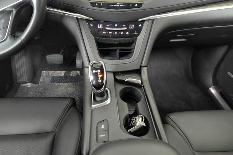 Used Cadillac XT5 2016 25T Luxury Model
