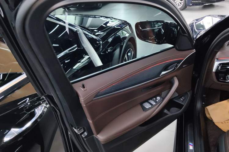 Used BMW 5 Series 2022 Second Facelift 530Li Leading Edition M Sport Package