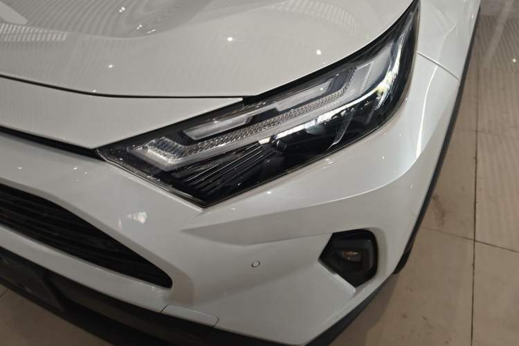 Used Toyota RAV4 2023 2.0L CVT Two-Wheel Drive Fashion Plus Edition
