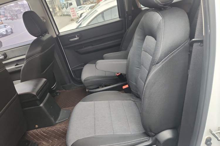 Used Wuling Hongguang PLUS 2019 1.5T Manual Comfort Version 7 Seats
