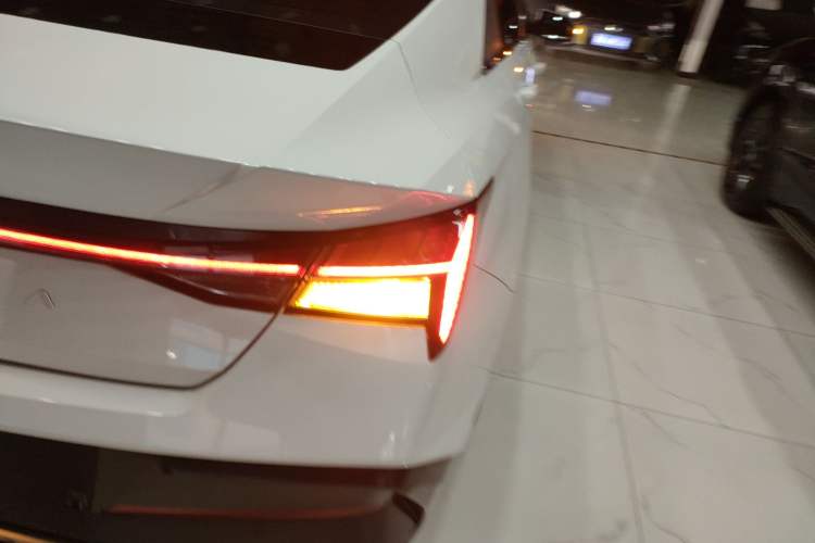 Used Hyundai Elantra 2023 1.5L CVT LUX Prestige Edition