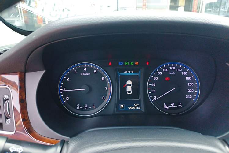 Used Hyundai Mistra 2014 1.8L Automatic Deluxe DLX Model
