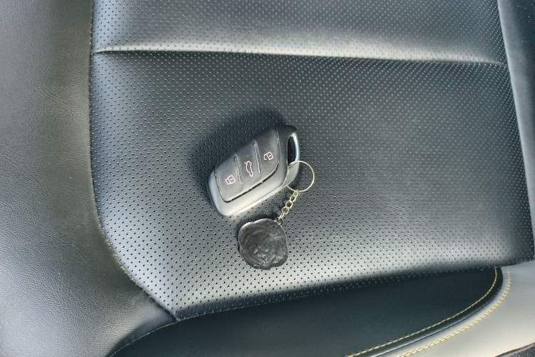 Used Roewe i6 MAX 2020 300TGI Automatic Cool & Stylish Skyroof Edition
