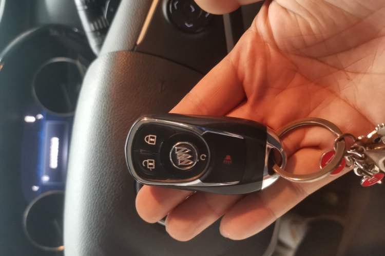 Used Buick GL8 2020 Land Cruiser Executive Class 652T Comfort Model
