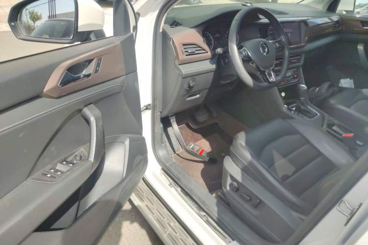 Used Volkswagen Tharu 2021 280TSI Two-Wheel-Drive Luxury Plus Edition
