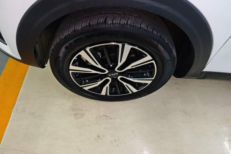 Used Kia kx1 Stonic 2021 1.4L CVT Sunroof Model
