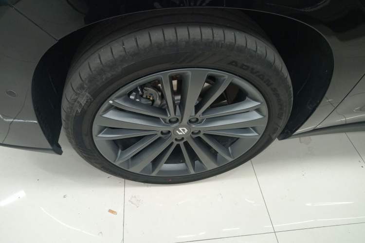 Used Leapmotor C16 2026 Extended-Range 280 LiDAR Zhizun Edition 6 Seats
