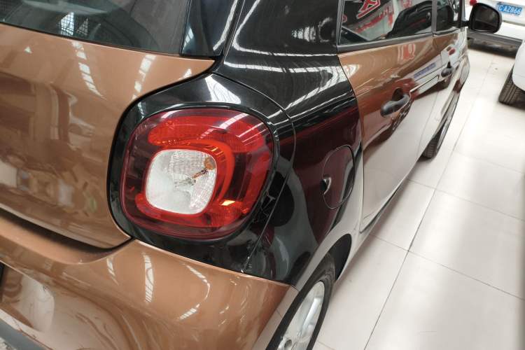 Used  forfour 2016 1.0L 52 kW Dynamic Edition
