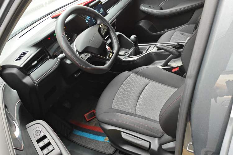 Used Roewe i5 2023 1.5L Manual Comfort Edition