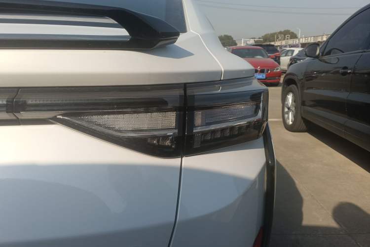 Used Dongfeng Aeolus Yixuan 2023 Mach Edition 1.5L Automatic Chasing Shadow Version