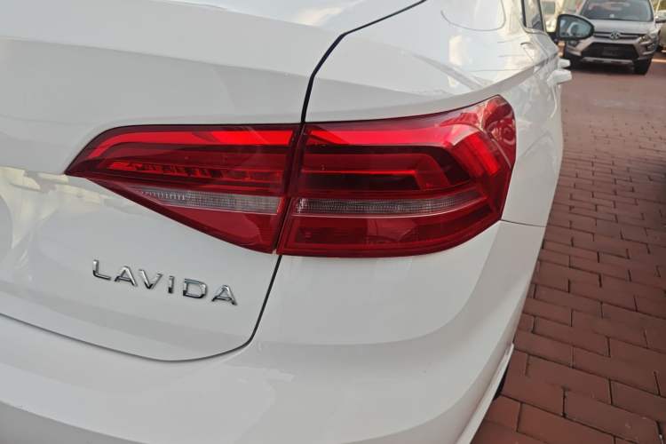 Used Volkswagen Lavida 2021 1.5L Automatic Comfort Edition
