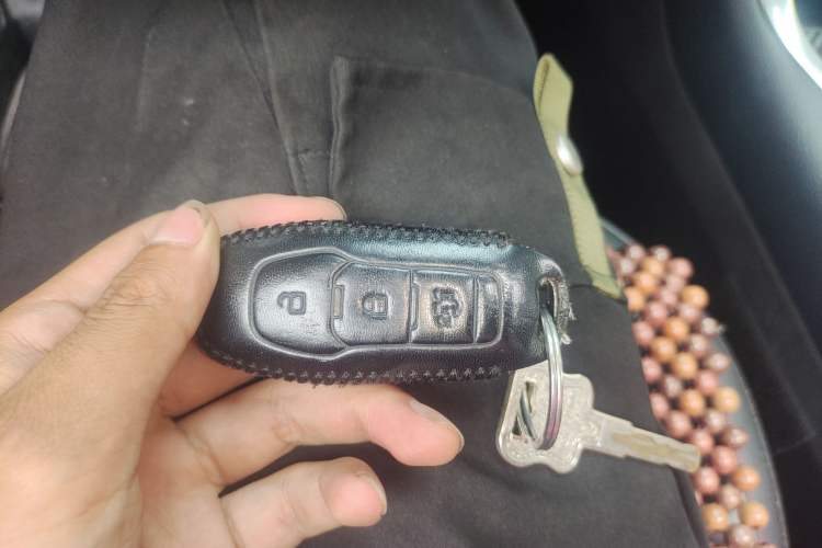 Used Ford Edge 2016 EcoBoost 245 Four-Wheel Drive Titanium Edition 7-Seater
