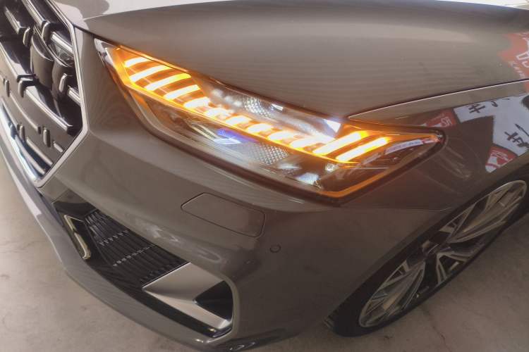 Used Audi A7L 2024 45TFSI quattro S-line Visionary Edition Flow Crystal Package