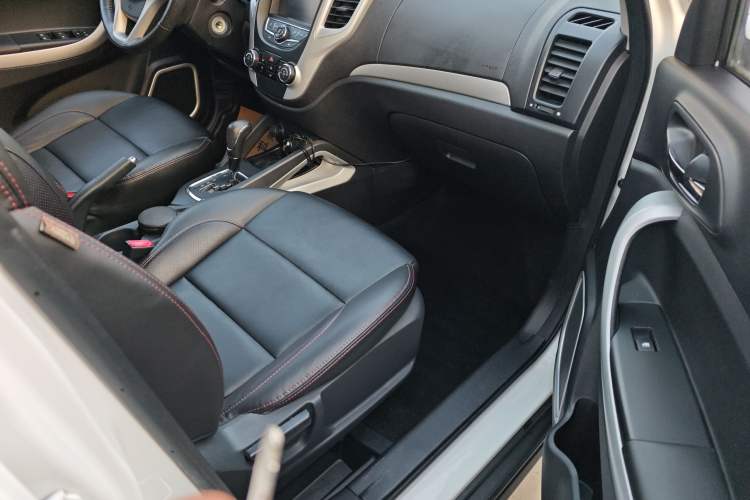 Used Changan CS35 2015 1.6L Automatic Prestige Model China IV Standard
