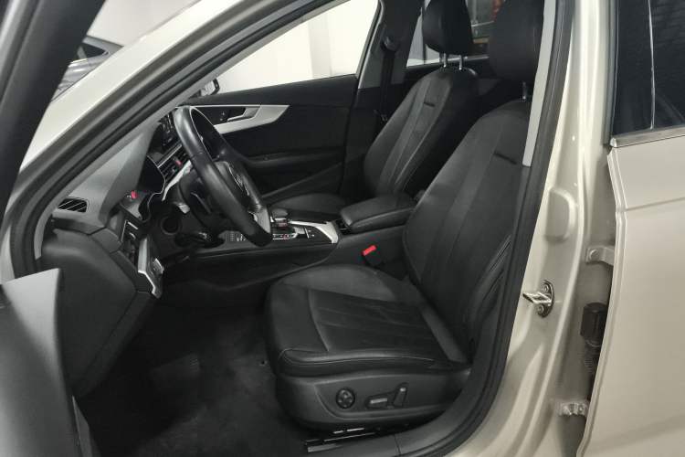 Used Audi A4L 2018 30th Anniversary Edition 45 TFSI quattro Individual Sport Edition
