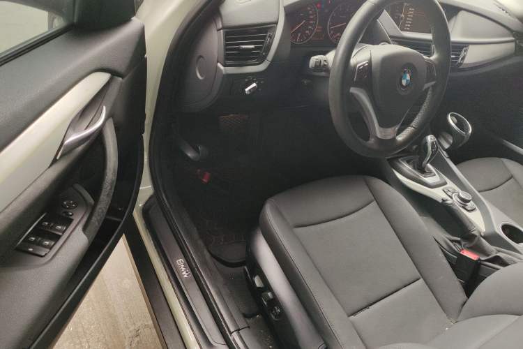 Used BMW X1 2014 sDrive18i Leading Model
