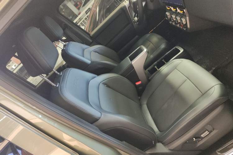 Used  V23 2025 501 Four-Wheel Drive Intelligent Driving Version
