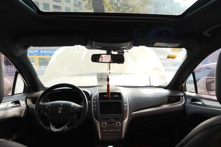 Used Lincoln MKC 2017 2.0T Two-Wheel Drive Deluxe Edition