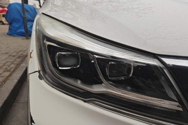 Used Baojun 730 2017 1.5T DCT Flagship Model 7 Seats China V Emission Standard
