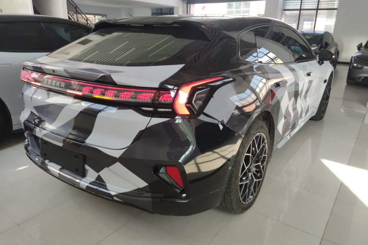 Used Zeekr 001 2025 WE Edition 100 kWh Rear-Wheel Drive
