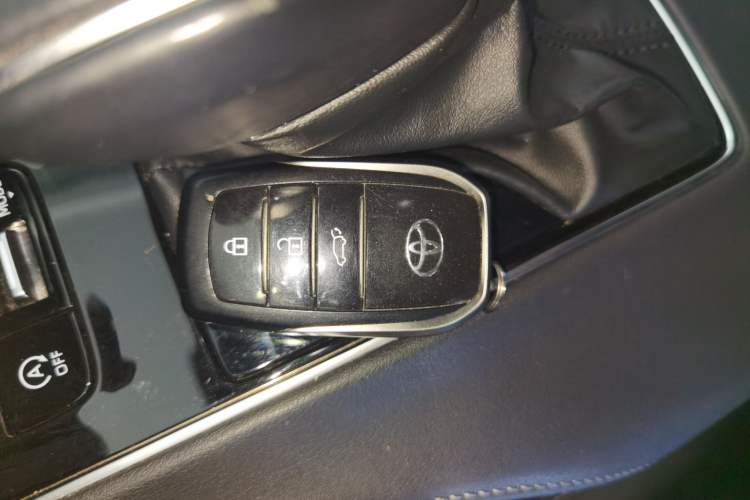 Used Toyota Venza 2023 2.0L CVT Two-Wheel Drive Prestige Version
