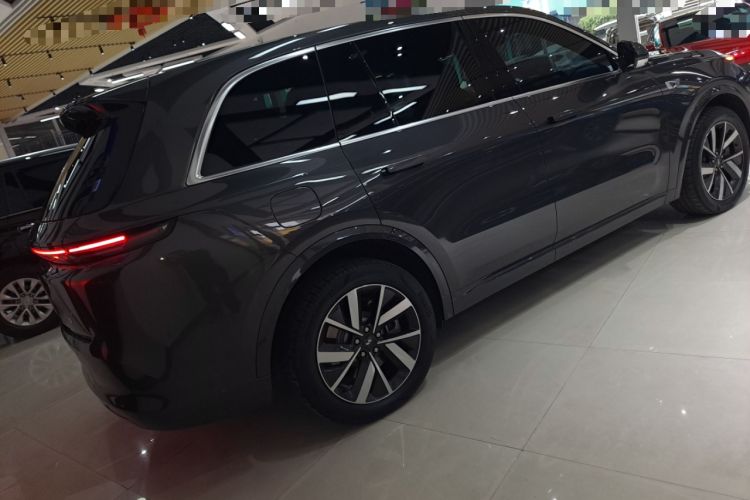 Used Li Auto L8 2023 Air model
