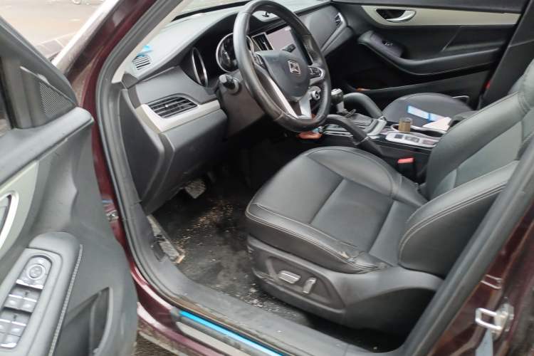 Used Zotye SR7 2016 1.5T CVT Cube Heart Edition China V Standard
