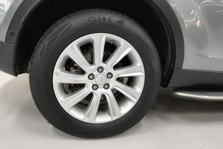 Used Land Rover Discovery Sport 2018 240 PS SE Version