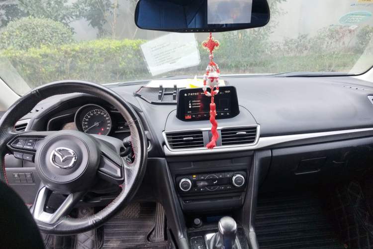 Used Mazda Mazda 3 Axela 2017 Hatchback 2.0L Automatic Luxury Model Emission Standard China V