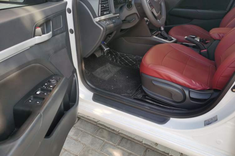 Used Hyundai Elantra 2016 1.6L Automatic ZhiXuan – Elite Version
