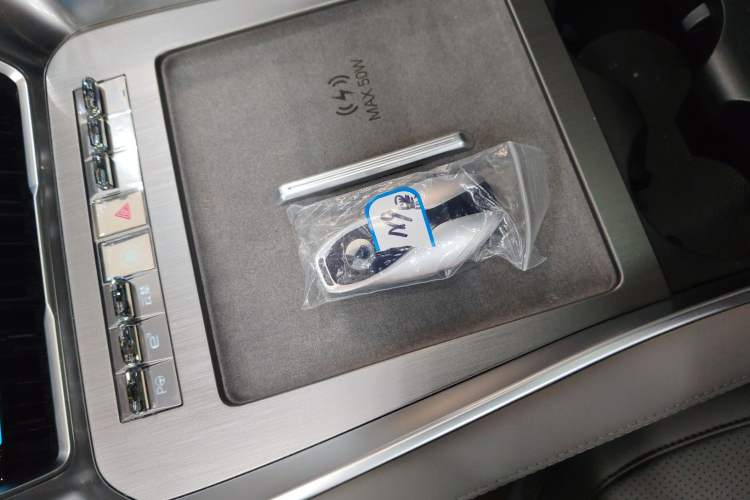 Used Denza N9 2025 Prestige Version
