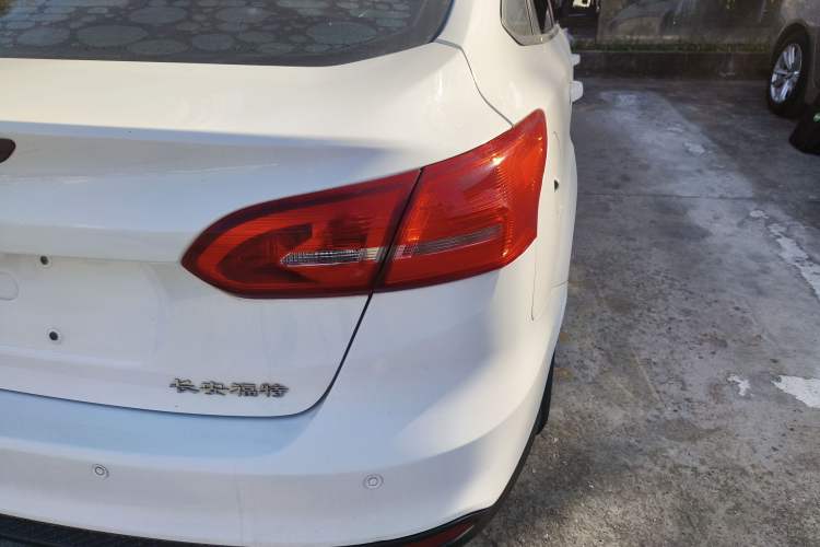 Used Ford Focus 2017 Sedan 1.6L Automatic Comfort Plus SmartDrive Edition
