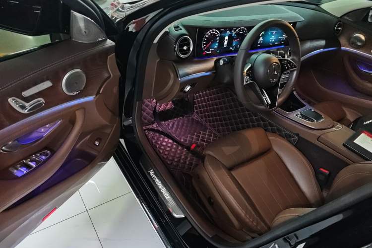 Used Mercedes-Benz E-Class 2023 E 260 L
