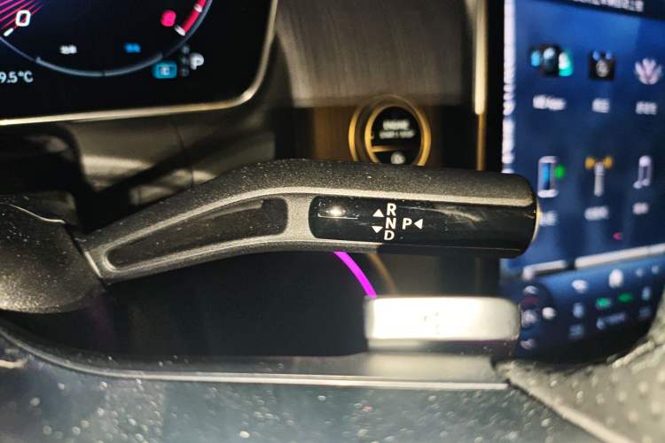 Used Mercedes-Benz GLC 2024 Facelifted GLC 260 L 4MATIC Luxury Version 5 Seats