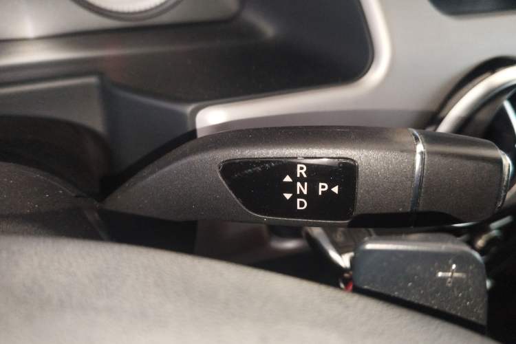 Used Mercedes-Benz GLK-Class 2013 GLK 300 4MATIC Dynamic Sunroof Model