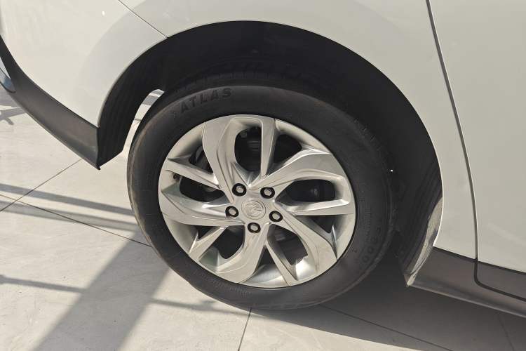 Used Buick Velite 6 2023 Revised Version 430 km Range – Commuter Edition