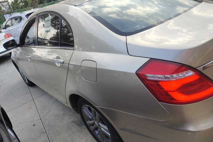 Used Geely Auto Emgrand 2017 Sedan Million Edition 1.5L CVT Upward Connectivity Version
