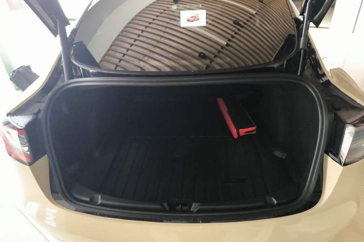 Used Tesla Model 3 2022 Rear-Wheel-Drive Version
