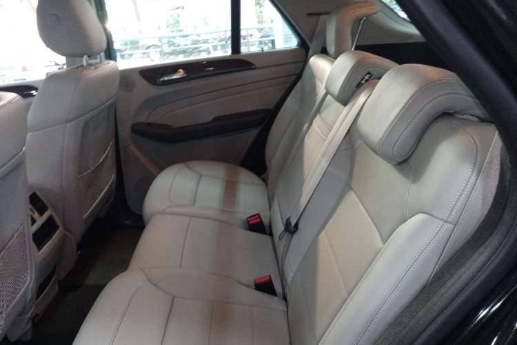 Used Mercedes-Benz M-Class 2014 ML 400 4MATIC Dynamic Model
