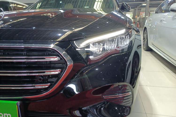 Used Mercedes-Benz E-Class 2025 E 260 L
