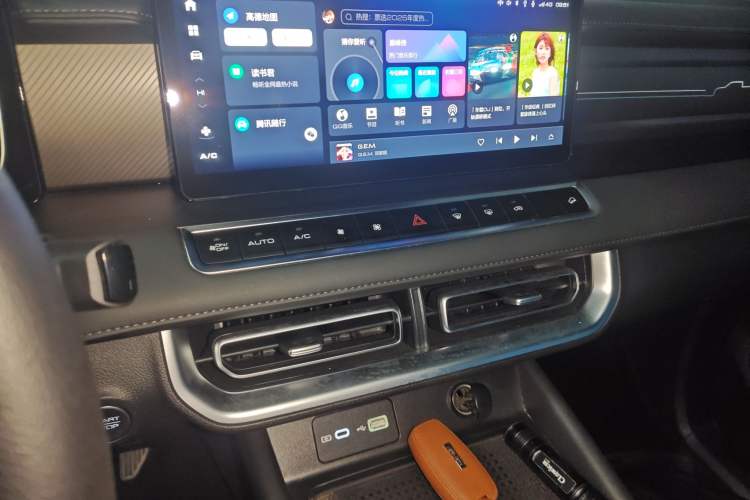 Used Great Wall Poer 2024 2.4T Passenger Version Automatic Diesel 4x4 Comfort Trim
