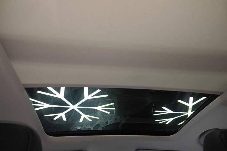 Used Roewe RX5 2025 PLUS 330TGI Automatic Trendsetting Smart Edition
