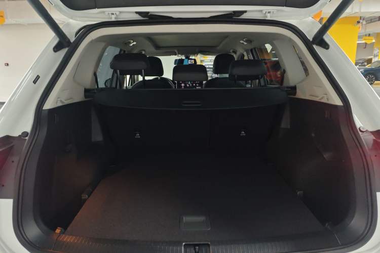 Used Volkswagen Tiguan L 2024 330TSI Automatic Two-Wheel Drive Smart Edition
