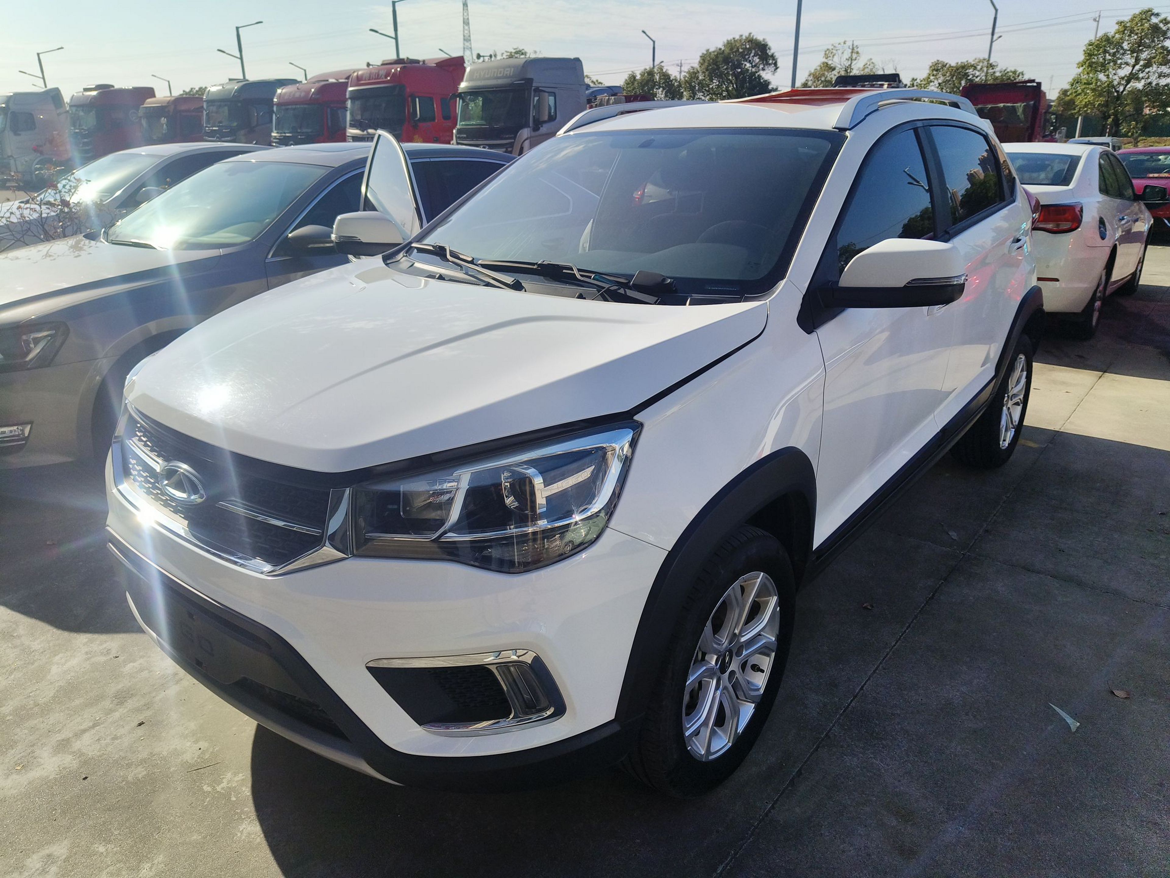 تحت مقدمة السيارة