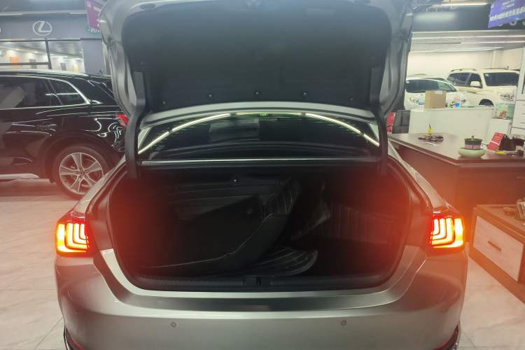 Used Lexus ES 2023 200 Excellence Edition