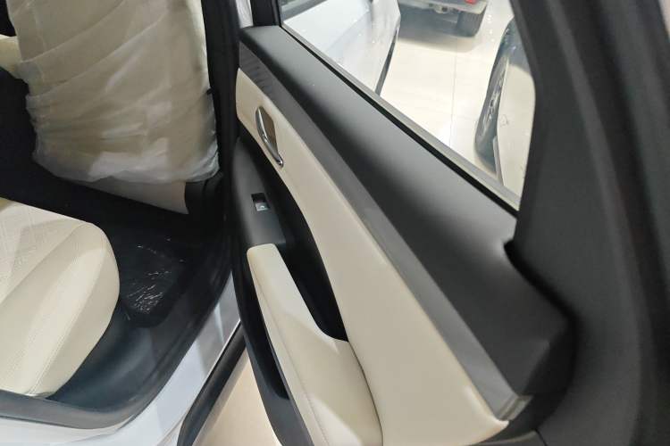 Used BYD Qin PLUS 2025 DM-i Smart Drive 55KM Leading Model
