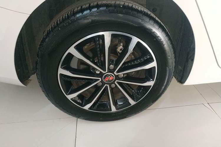 Used Roewe i5 2020 1.5L Automatic 4G Connect Luxury Flagship Edition
