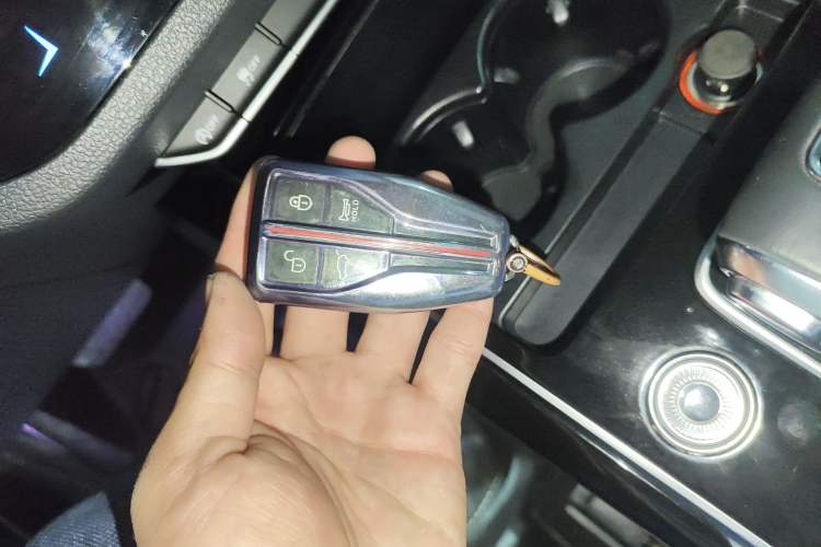 Used Hongqi HS5 2022 Revised Version 2.0T Smart Connect Flagship Edition
