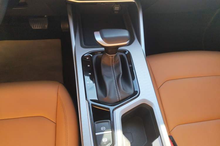 Used Geely Auto Emgrand 2025 4th Generation 1.5L CVT Flagship Version