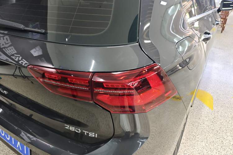 Used Volkswagen Golf 2023 Facelift 280TSI DSG R-Line Lite
